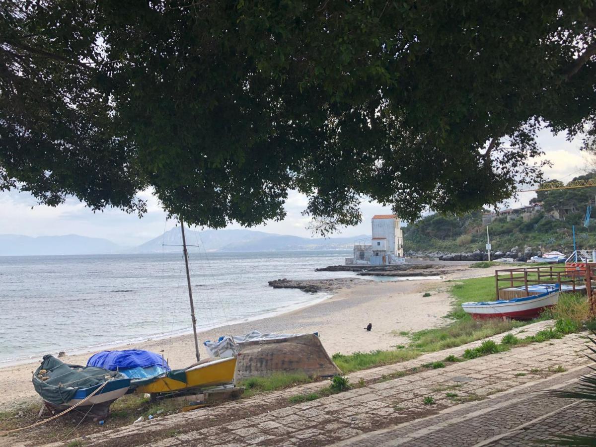 Casa Vacanze Da Maurizio Santa Flavia Ngoại thất bức ảnh
